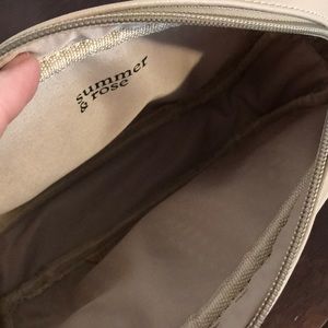 Summer & Rose Bags - NWOT FFF Summer & Rose Crossbody Summer & Rose Bags - NWOT FFF Summer & Rose Crossbody